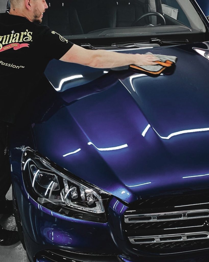 Detailing exteriéru — ručne leštený lak vozidla v Dream Garage